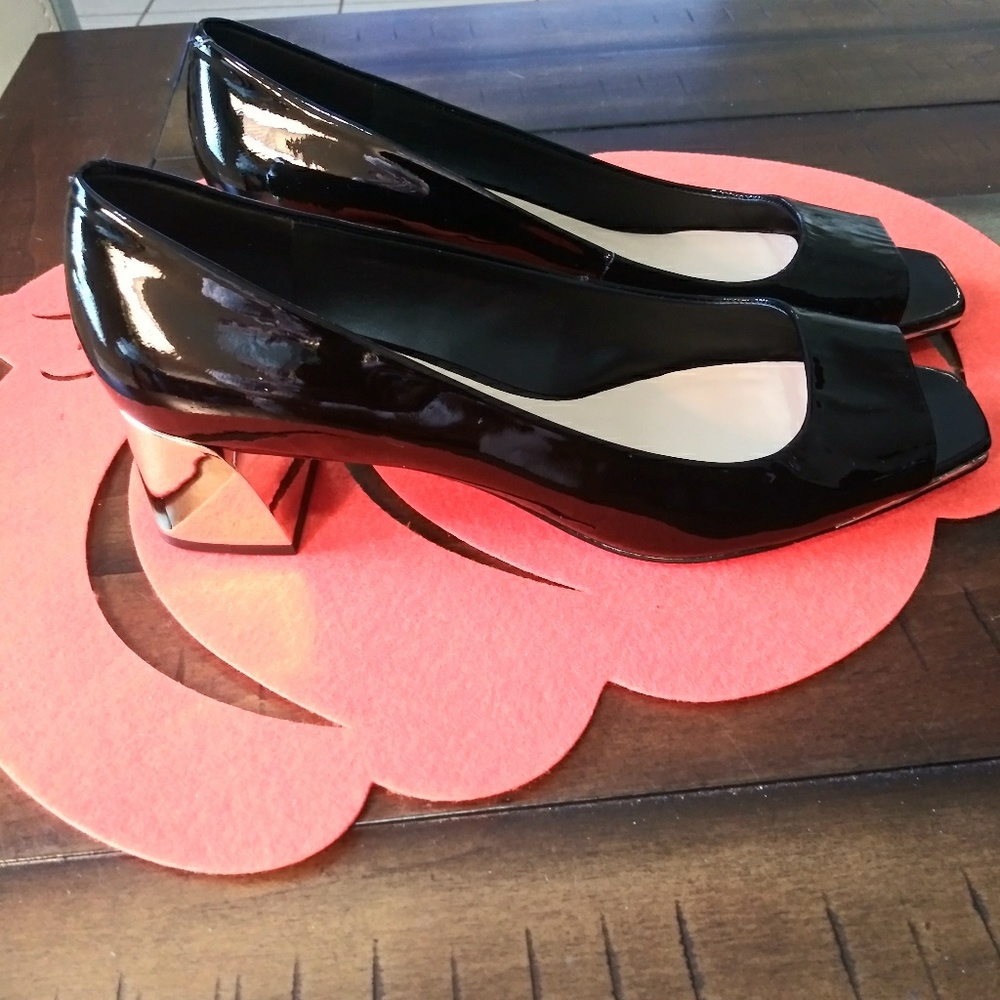 Karl Lagerfeld Black & Gold Pat. Leather Size 11